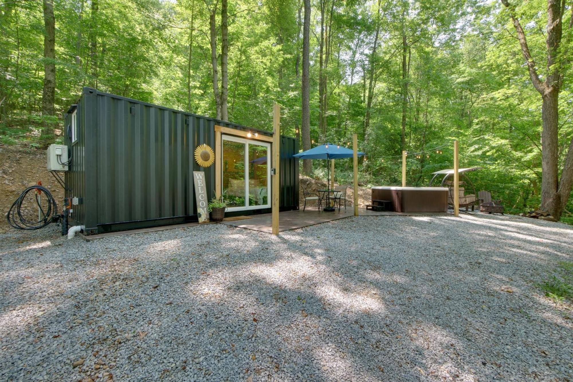 Tiny Home With Hot Tub By Mohican State Park! Loudonville Eksteriør bilde